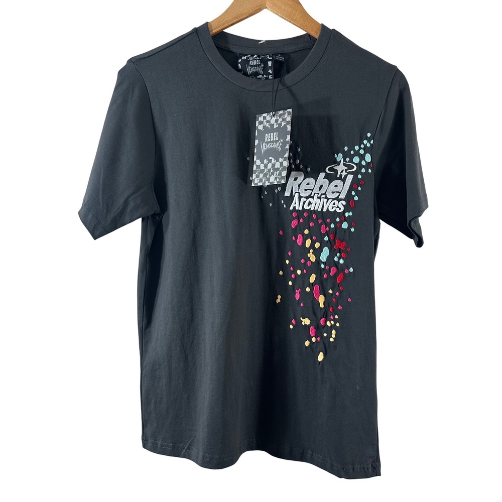 Rebel Vengeance Archives Embroidered Graphic T-Shirt Gray Mens Small‎ NWT